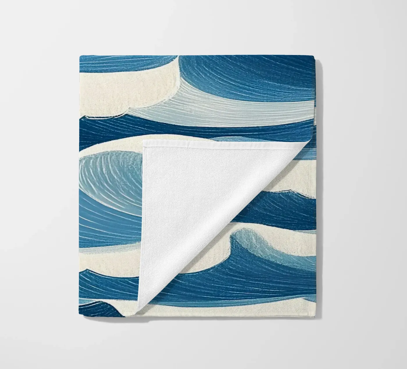 Oceaangolven strandhanddoek van Curious Canvas