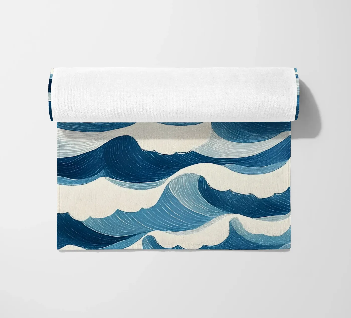 Oceaangolven strandhanddoek van Curious Canvas