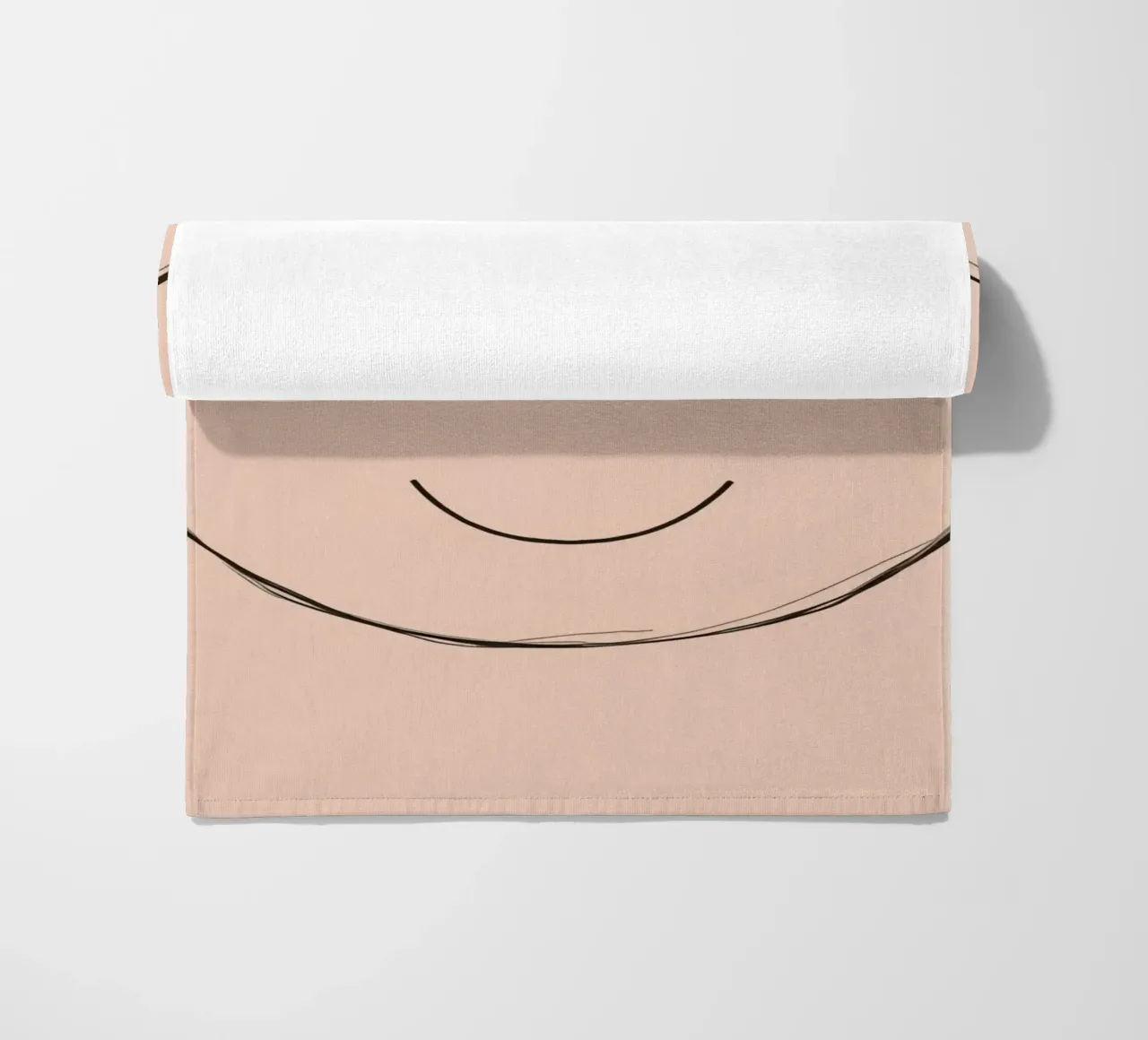 Illustrazione di una semplice faccina sorridente su sfondo color pesca telo mare da DesignDoodle