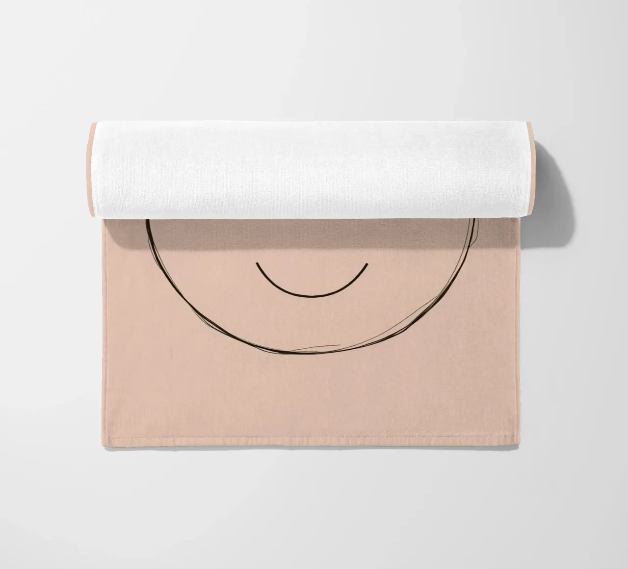 Illustrazione di una semplice faccina sorridente su sfondo color pesca telo mare da DesignDoodle