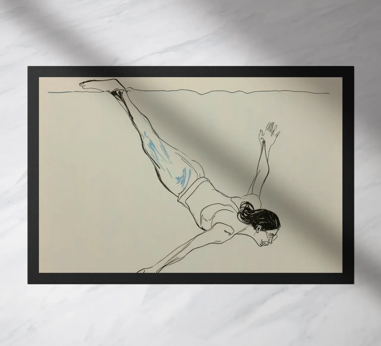 Subacqueo che esegue un'aggraziata discesa subacquea in un ambiente tranquillo zerbino da DesignDoodle