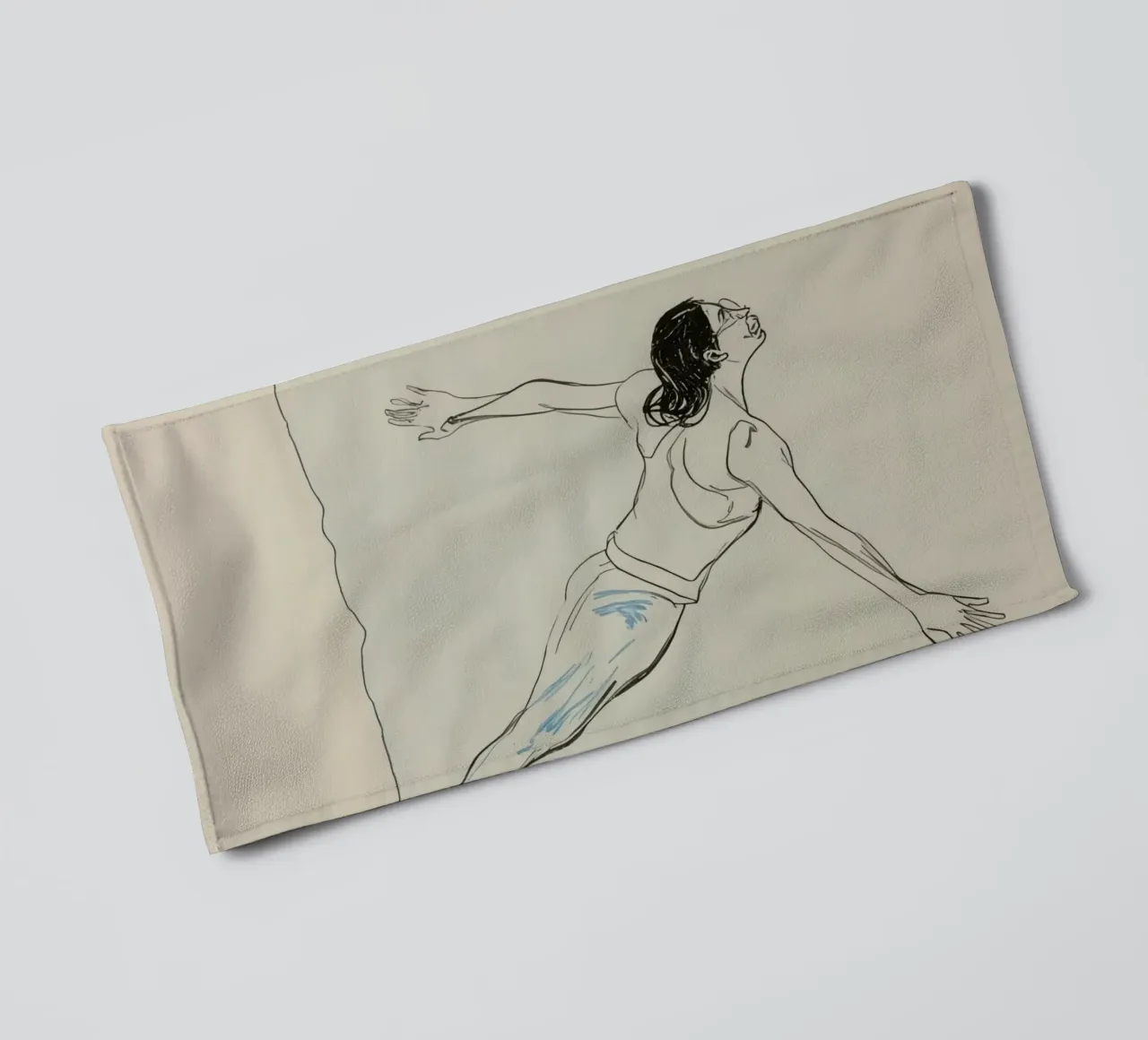 Subacqueo che esegue un'aggraziata discesa subacquea in un ambiente tranquillo asciugamano da bagno da DesignDoodle