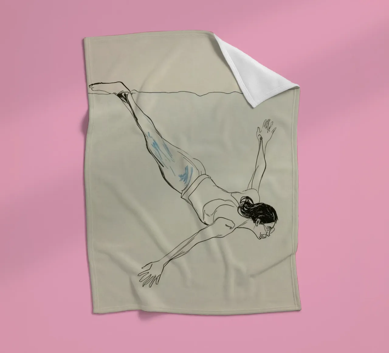 Subacqueo che esegue un'aggraziata discesa subacquea in un ambiente tranquillo coperta in pile da DesignDoodle