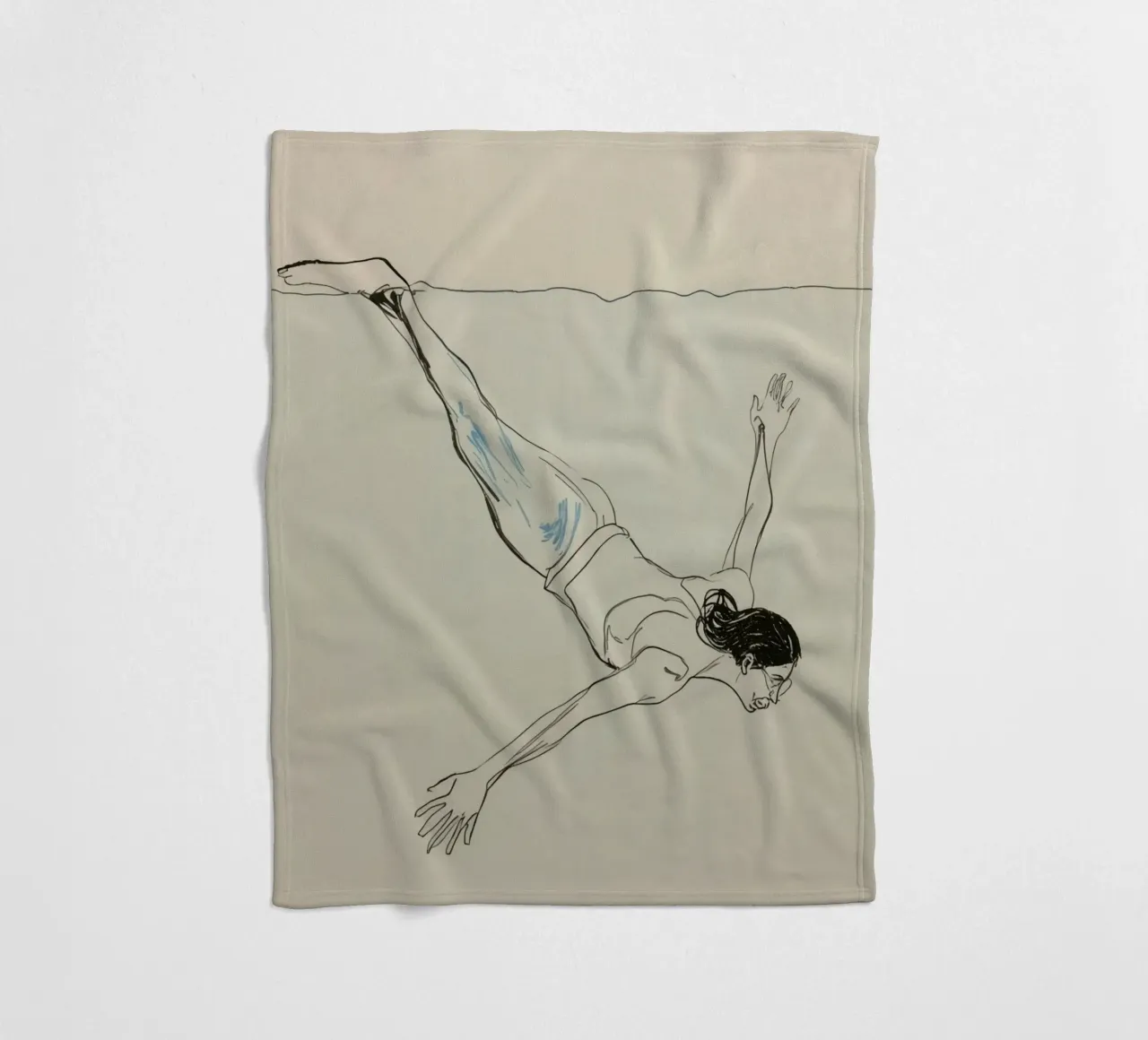 Subacqueo che esegue un'aggraziata discesa subacquea in un ambiente tranquillo coperta in pile da DesignDoodle