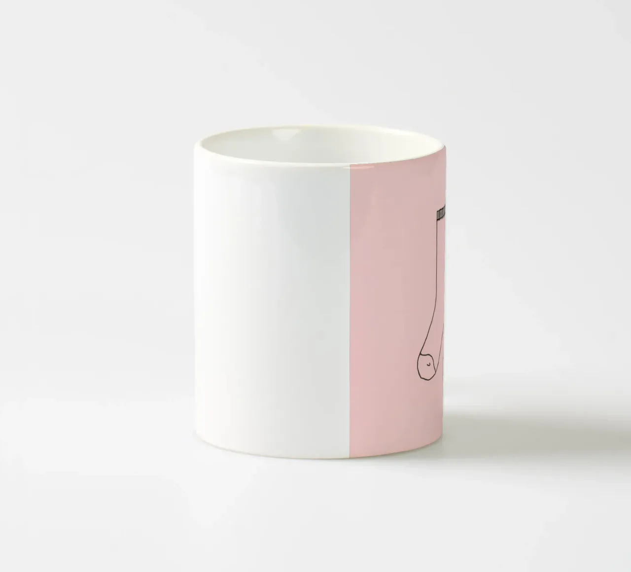 Semplice disegno di un paio di calzini con sfondo rosa tazza in ceramica da DesignDoodle