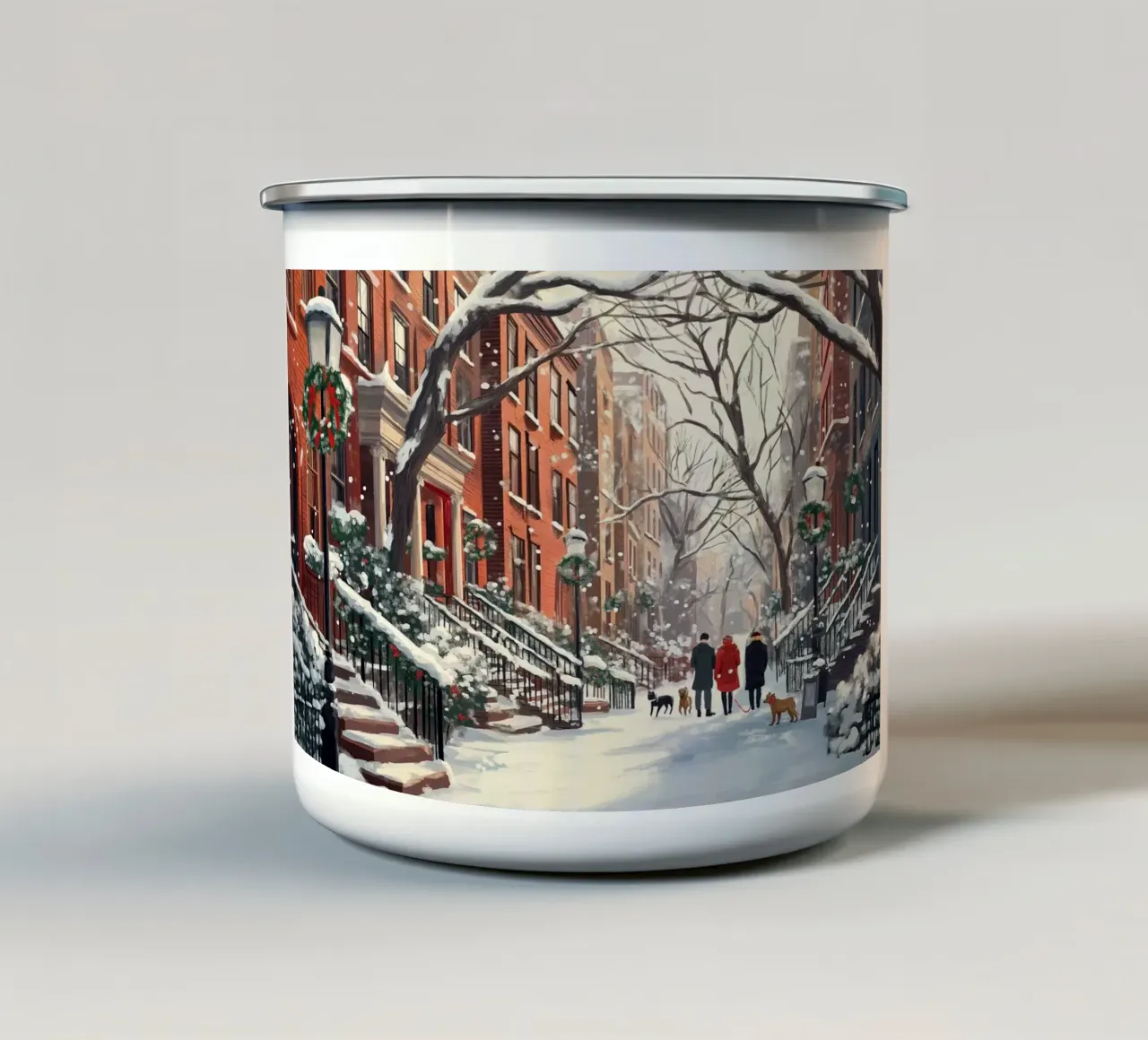Strada Brownstone innevata - Paesaggio urbano invernale festoso tazza in smalto da ClubArt