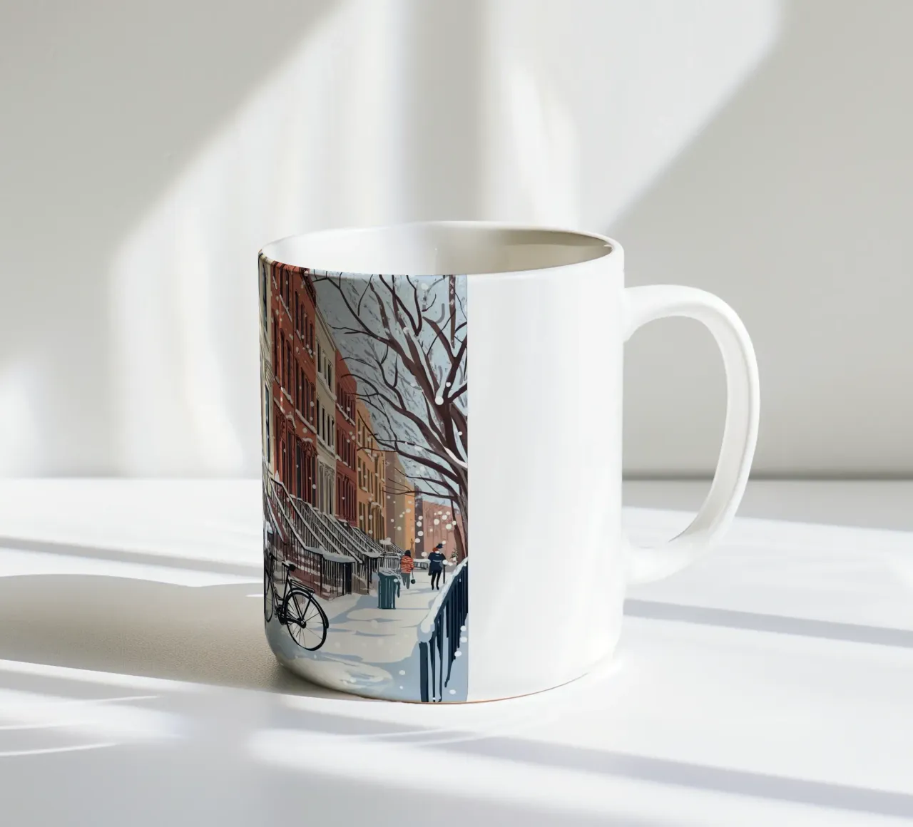 Festive botteghe di Brownstone - Scena natalizia della città innevata tazza in ceramica da ClubArt