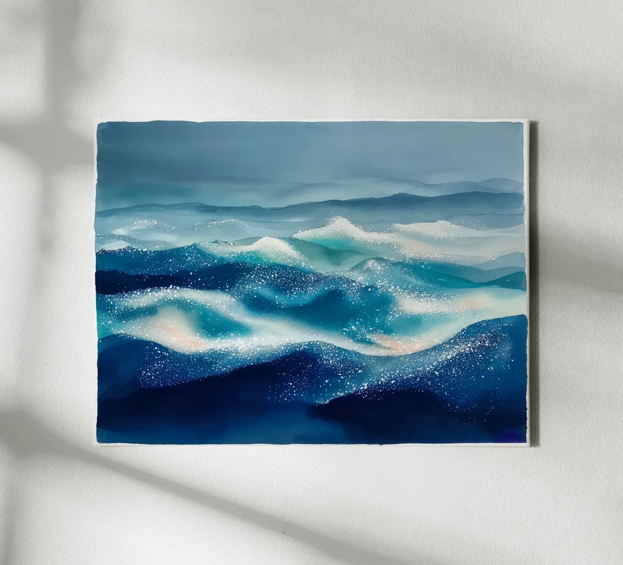 Das Meer erinnert sich an das Mondlicht Leinwand mit Schattenfugenrahmen von Matthias Keller Studio