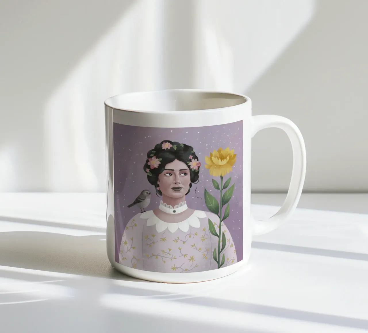 Donna con uccello e fiori tazza in ceramica da Hollow Years