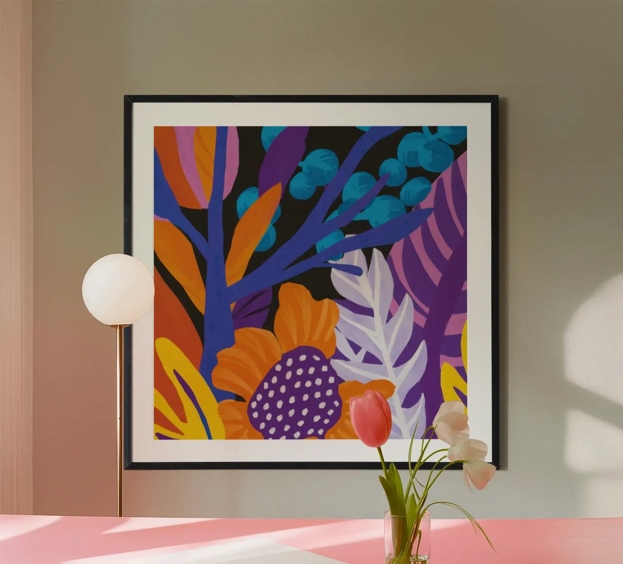 Sogno floreale notturno poster con telaio in plastica da Arcane Lines