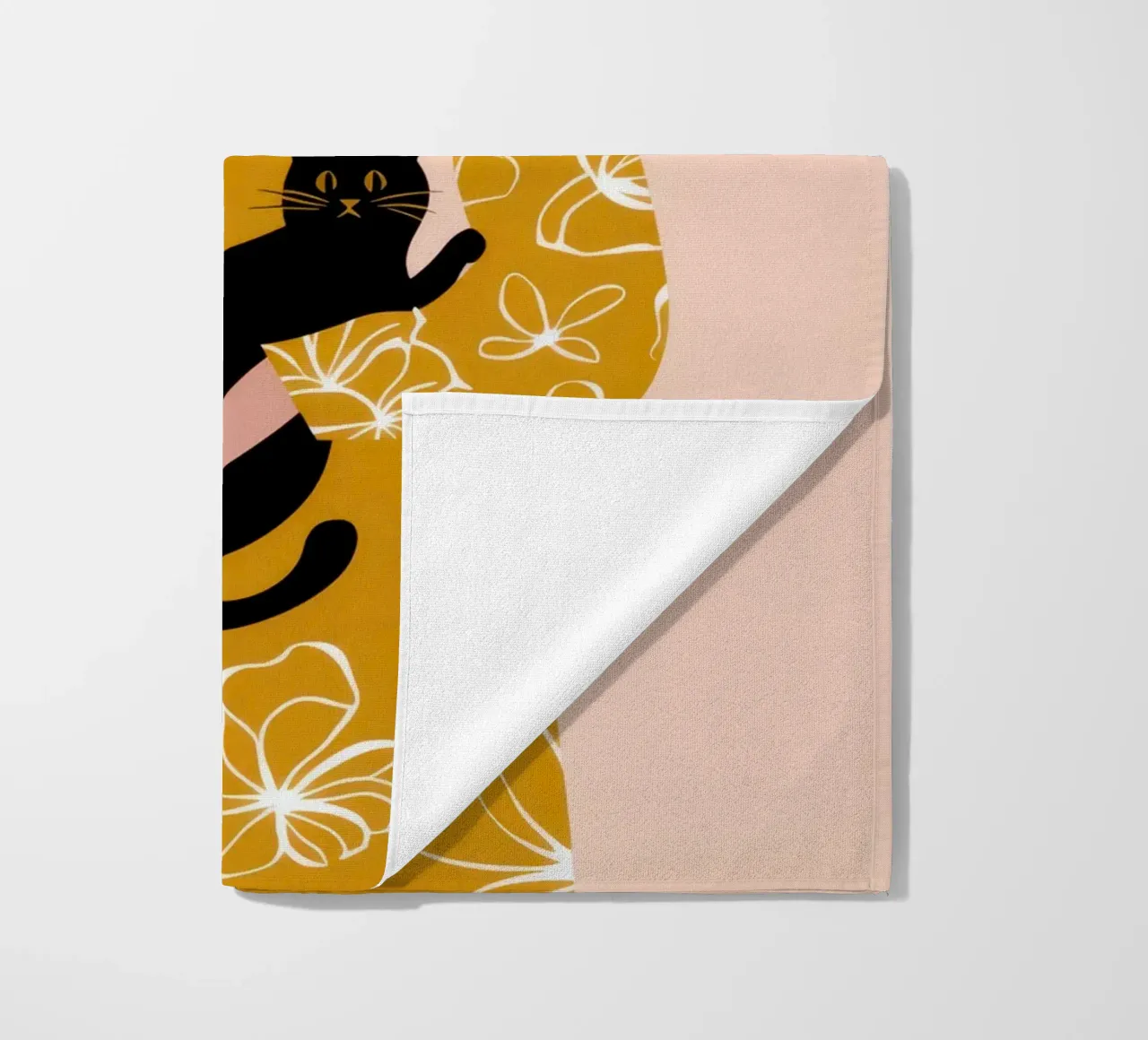 Golden Floral Embrace Strandtuch von Hollow Years