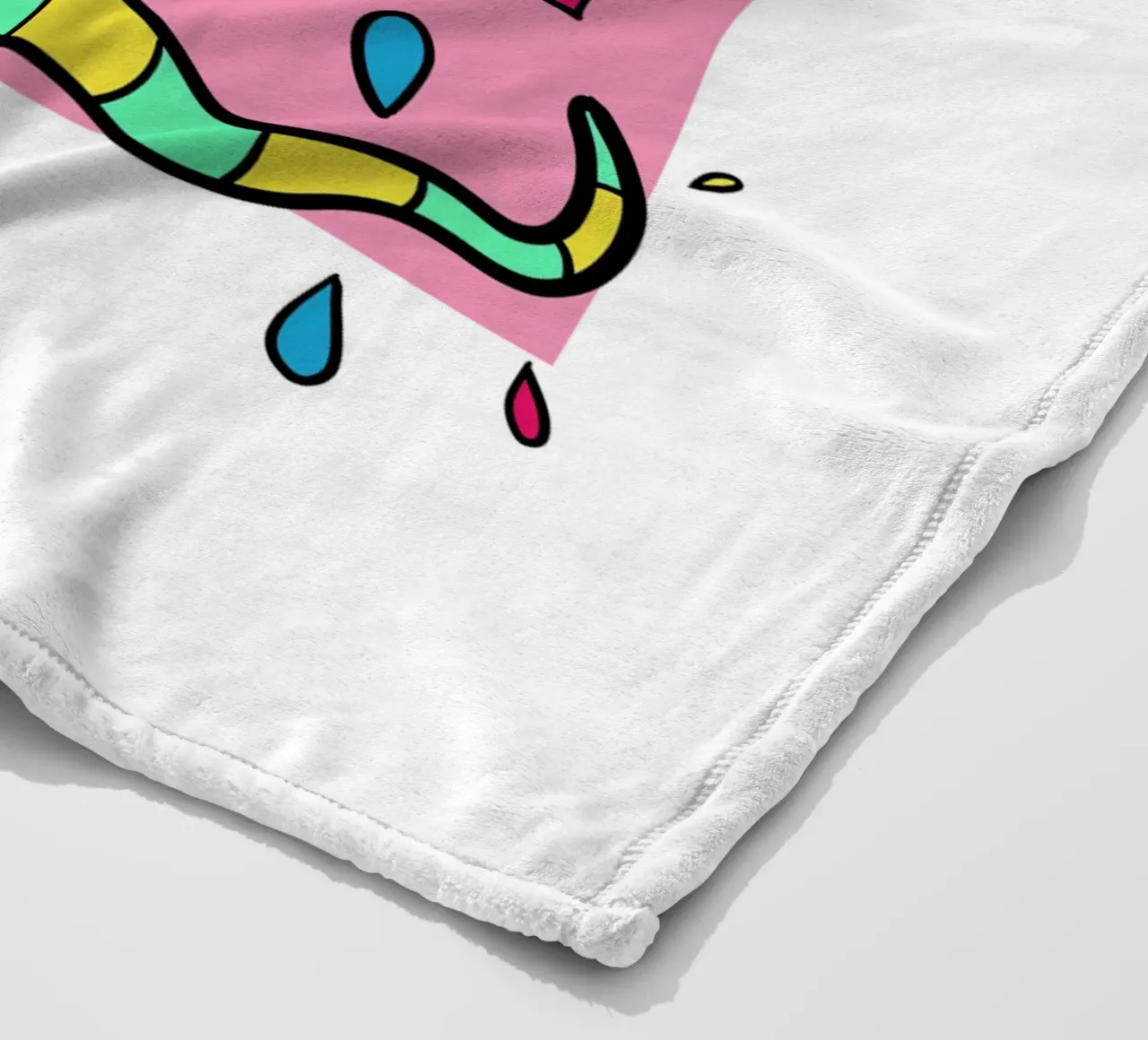 Snake and pink coperta in pile da BAINAI