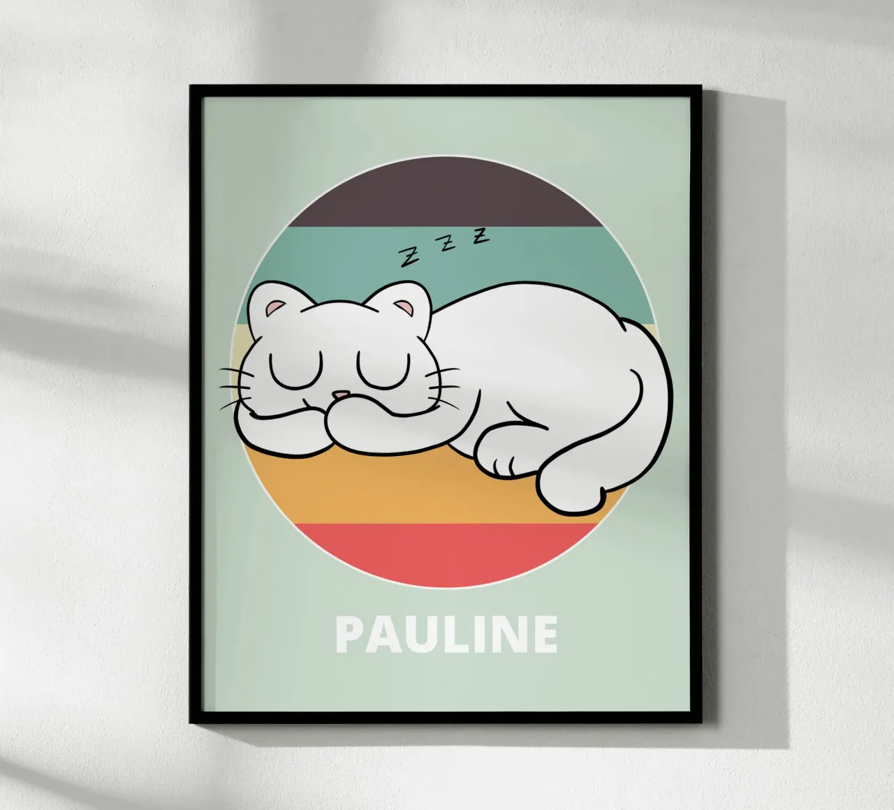 Schlafende Katze mit Wunschname poster con telaio in plastica da BAINAI KIDS
