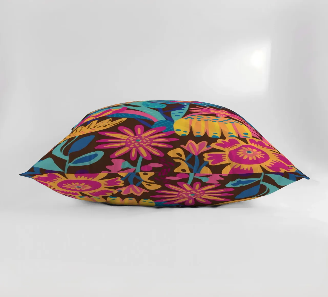Tappeto Maximalist Bloom cuscino da Arcane Lines