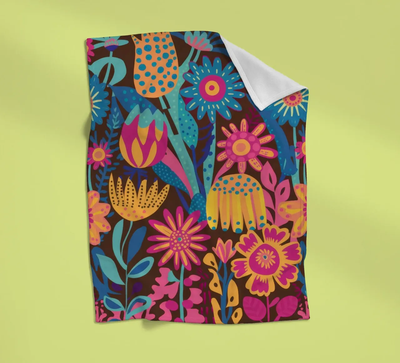 Tappeto Maximalist Bloom coperta in pile da Arcane Lines