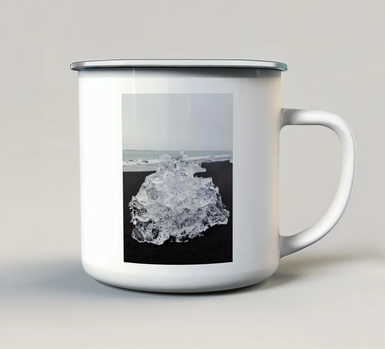The Ephemeral Diamond tazza in smalto da zenitt