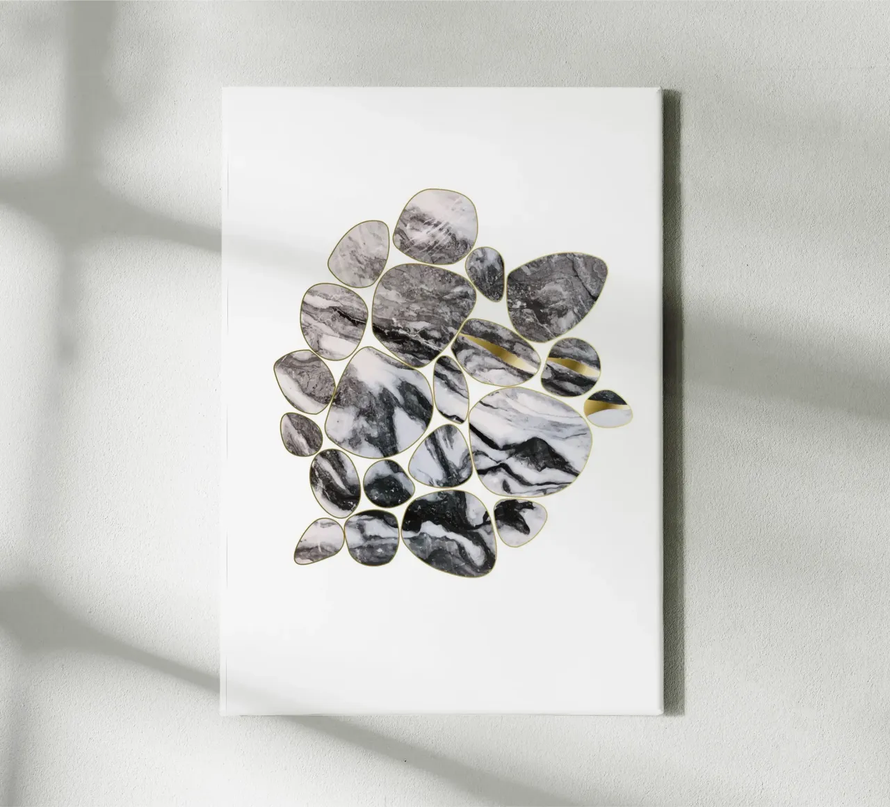Pebble Graphics - Black-Gold Marble tela con Cornice a cassetta da DesignDoula Grafik