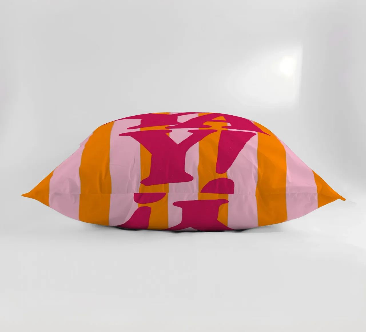 Striped with Excitement cuscino da QuooodZ by MooodzArt