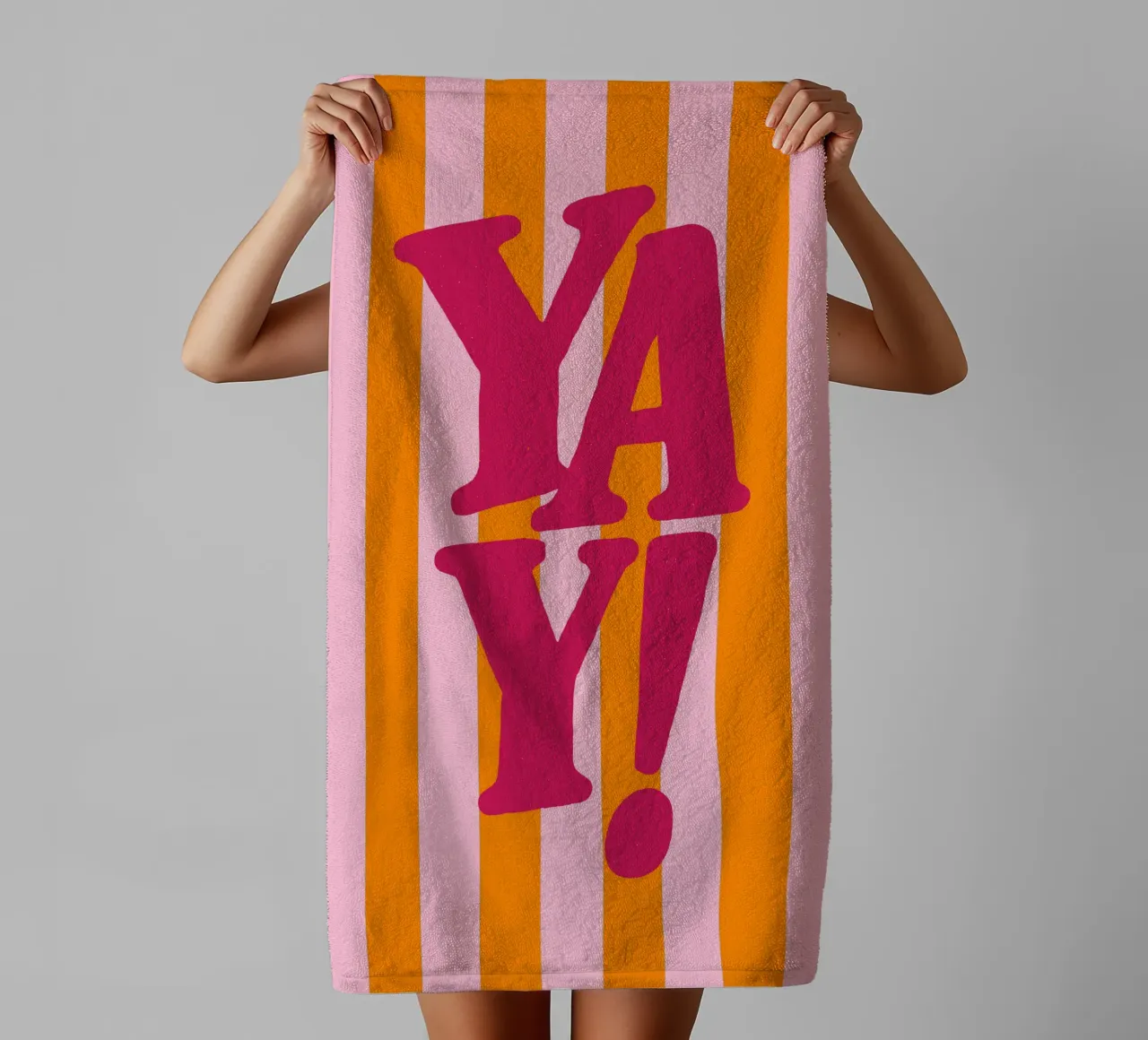 Striped with Excitement asciugamano da bagno da QuooodZ by MooodzArt