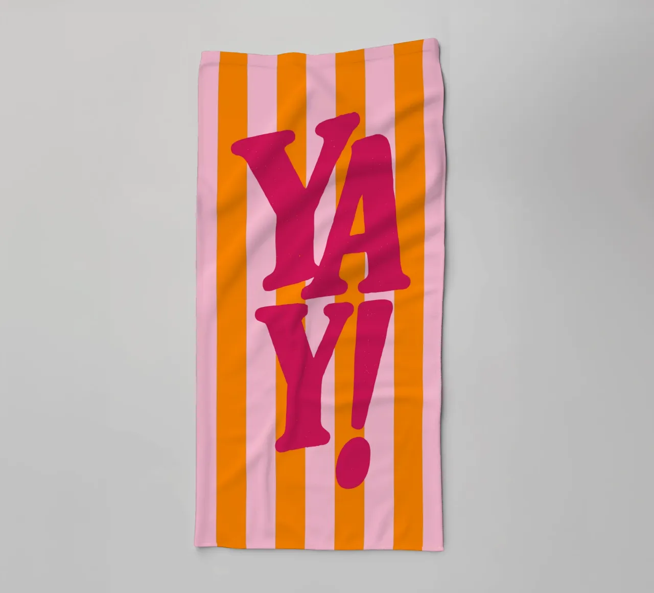 Striped with Excitement asciugamano da bagno da QuooodZ by MooodzArt