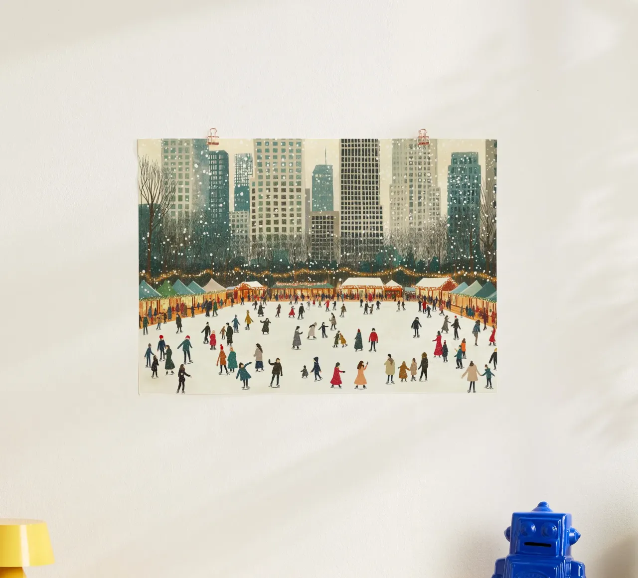 Pista di pattinaggio su ghiaccio NYC - Scena di un villaggio invernale innevato poster con telaio in alluminio da ClubArt