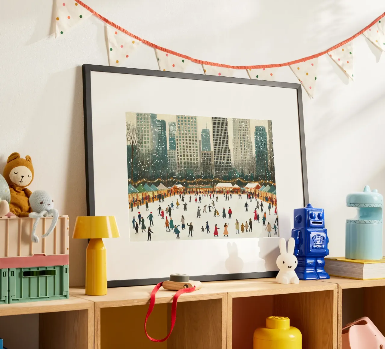 Pista di pattinaggio su ghiaccio NYC - Scena di un villaggio invernale innevato poster con telaio in alluminio da ClubArt