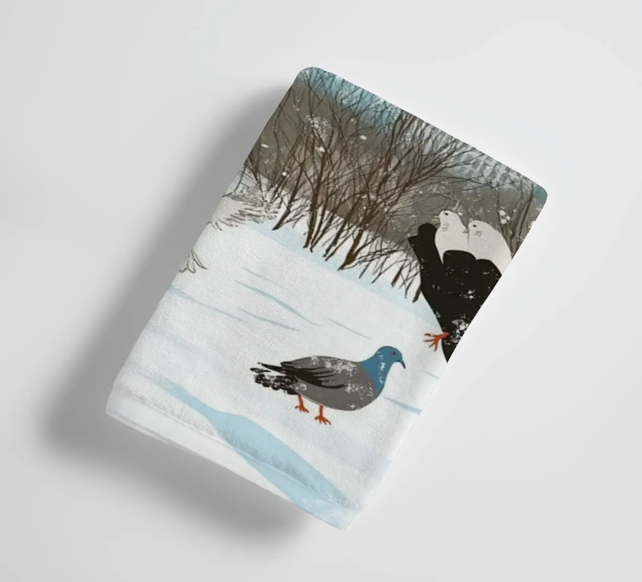 Nutrire i piccioni in inverno - Scena di uccelli nel parco di New York innevato asciugamano da bagno da ClubArt