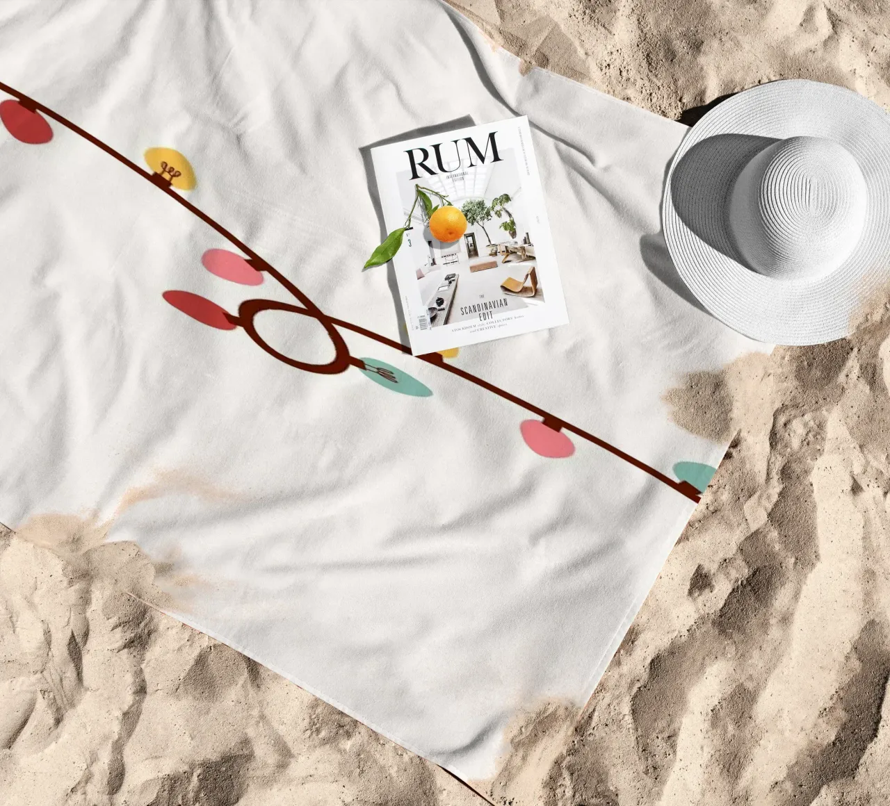 Kleurrijke Vakantielichten - Feestelijke String Light Border Art strandhanddoek van ClubArt