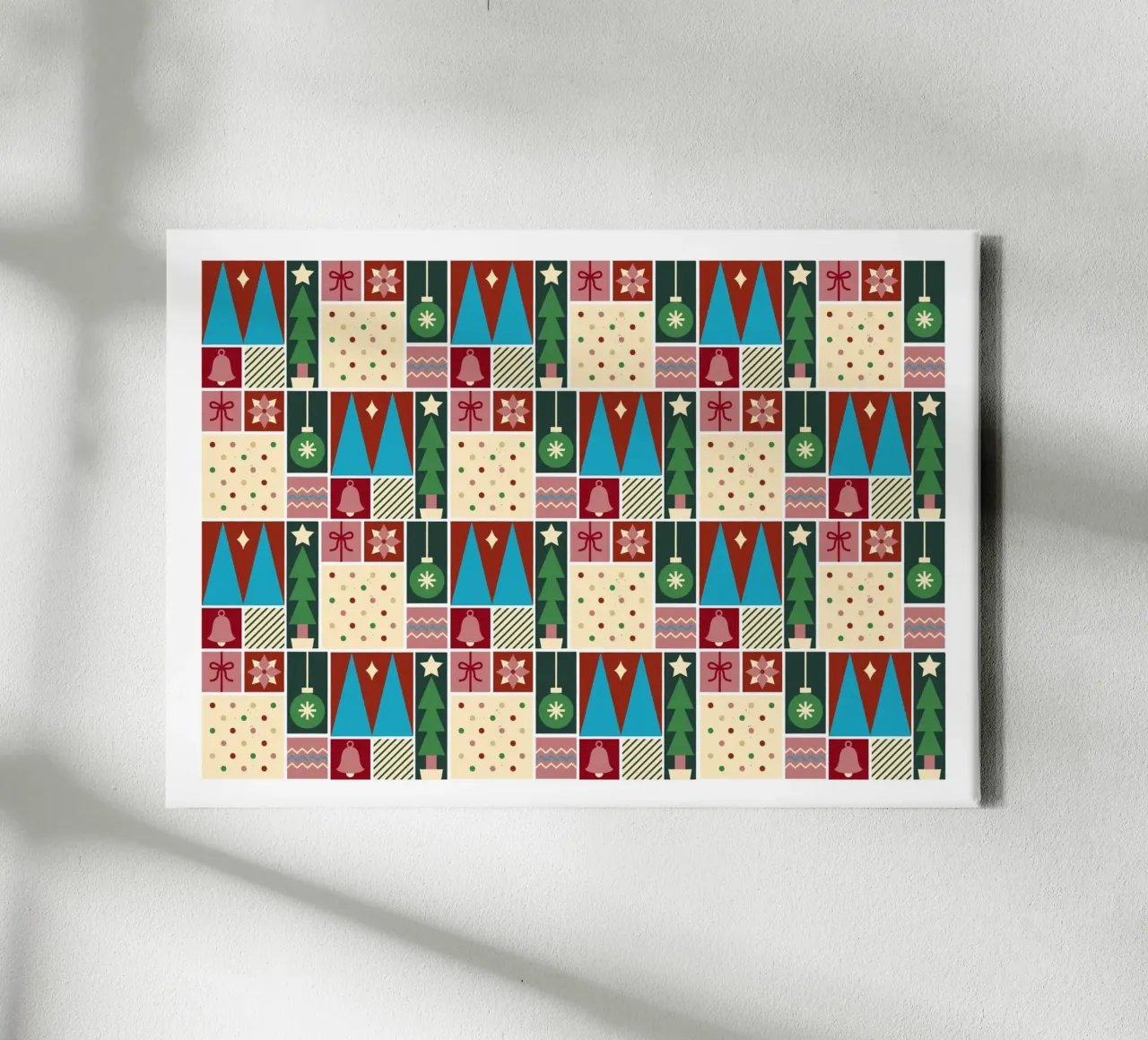 Abstraktes Weihnachtsmuster - Modernes Weihnachtsgeschenkpapier Leinwand mit Schattenfugenrahmen von ClubArt