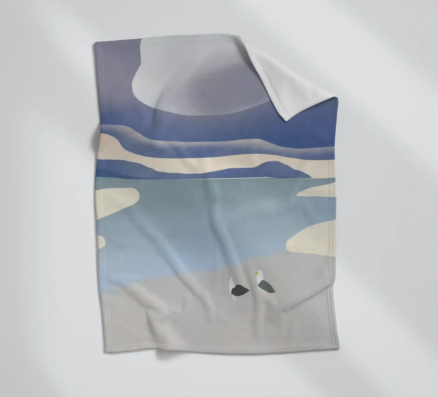 Seagull beach Fleecedecke von Little Dean