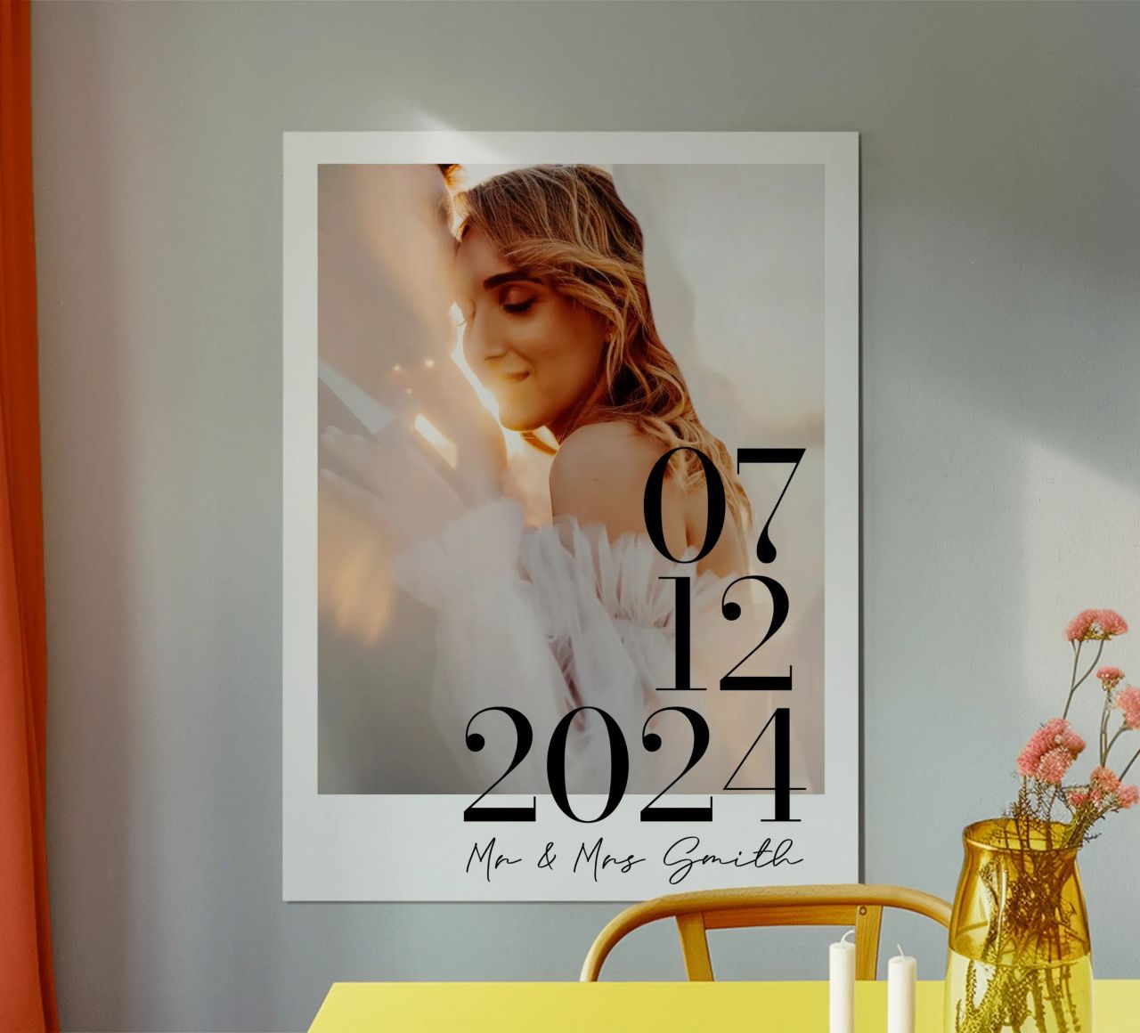 Personalisierter Hochzeitsdatum-Speicherdruck Poster mit Aluminium Rahmen von Prints By Ayleen