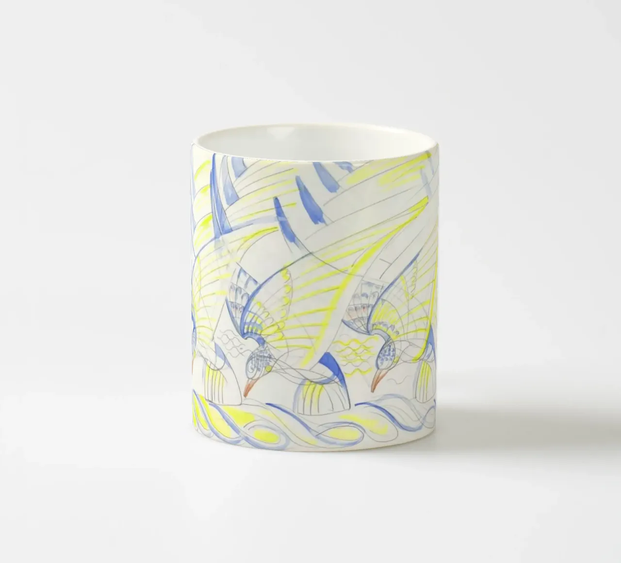 Uccelli in volo tazza in ceramica da Damian Jackson