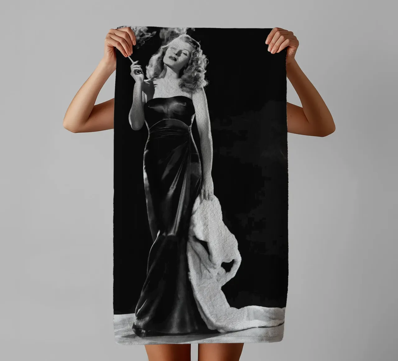 Rita Hayworth 100 jaar badhanddoek van Steve shop