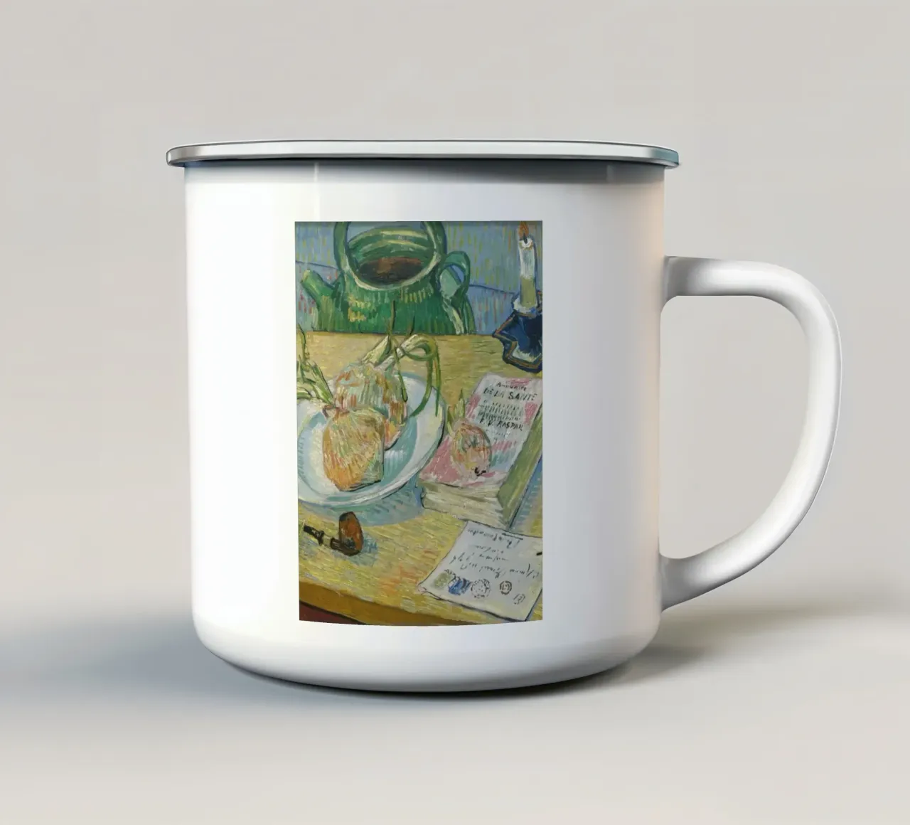 libri e cipolle sul tavolo tazza in smalto da cloud shop