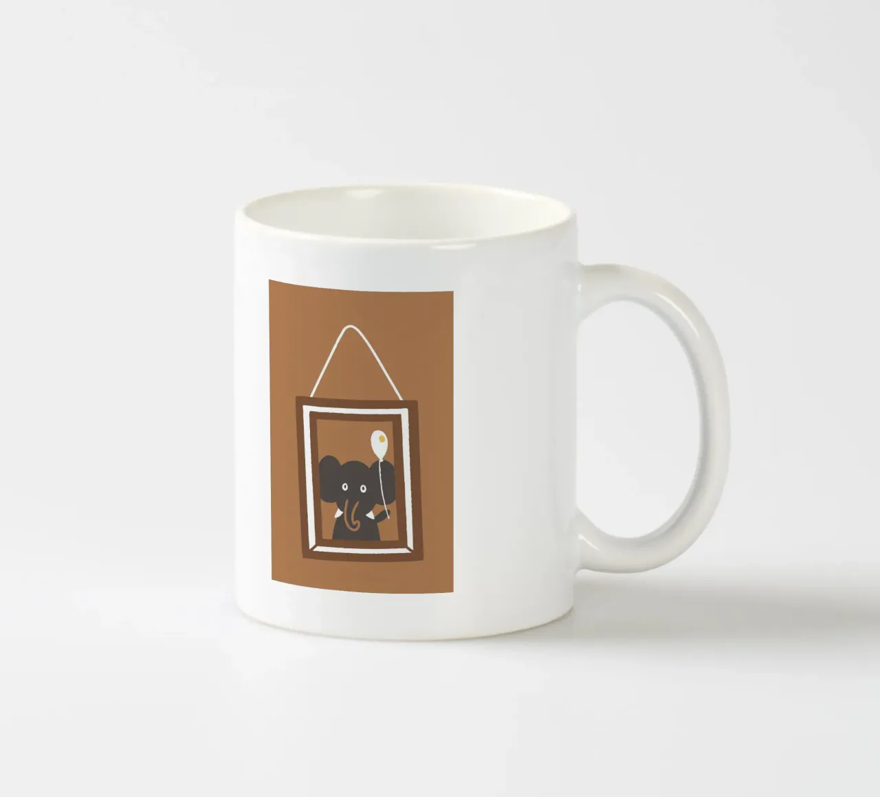 L'elefante nella cornice tazza in ceramica da TRENDY POSTER SHOP