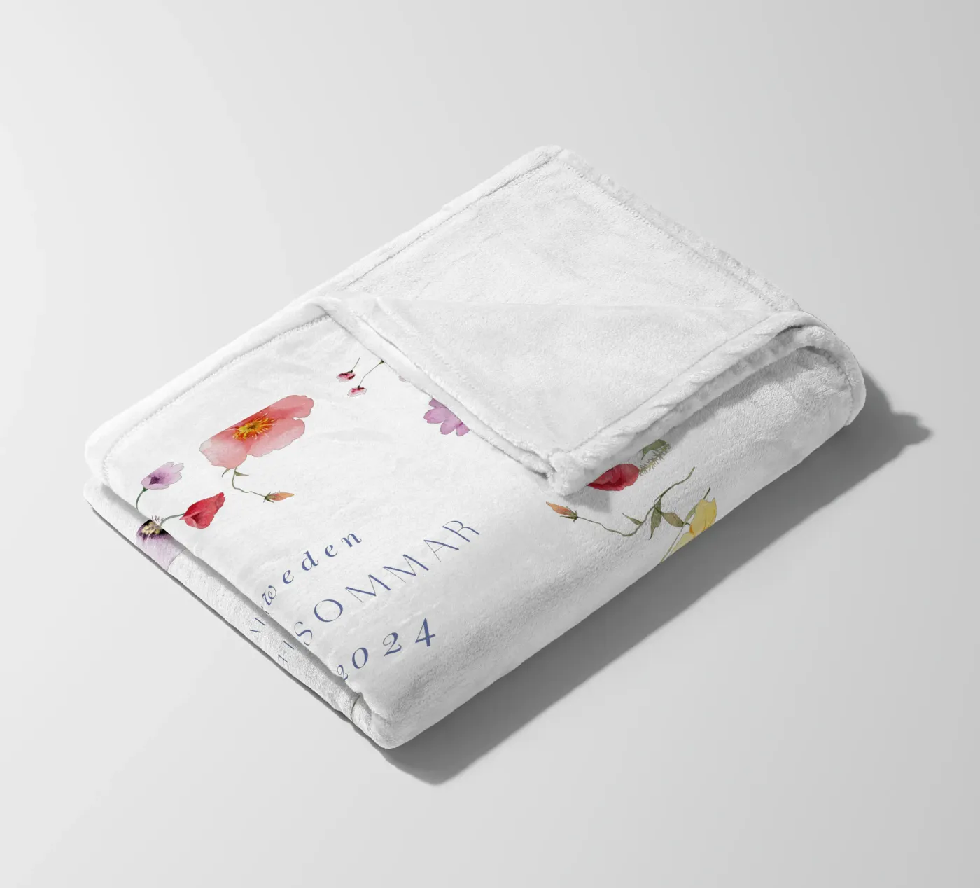 Midsommar fleece blanket by Kartenliebe