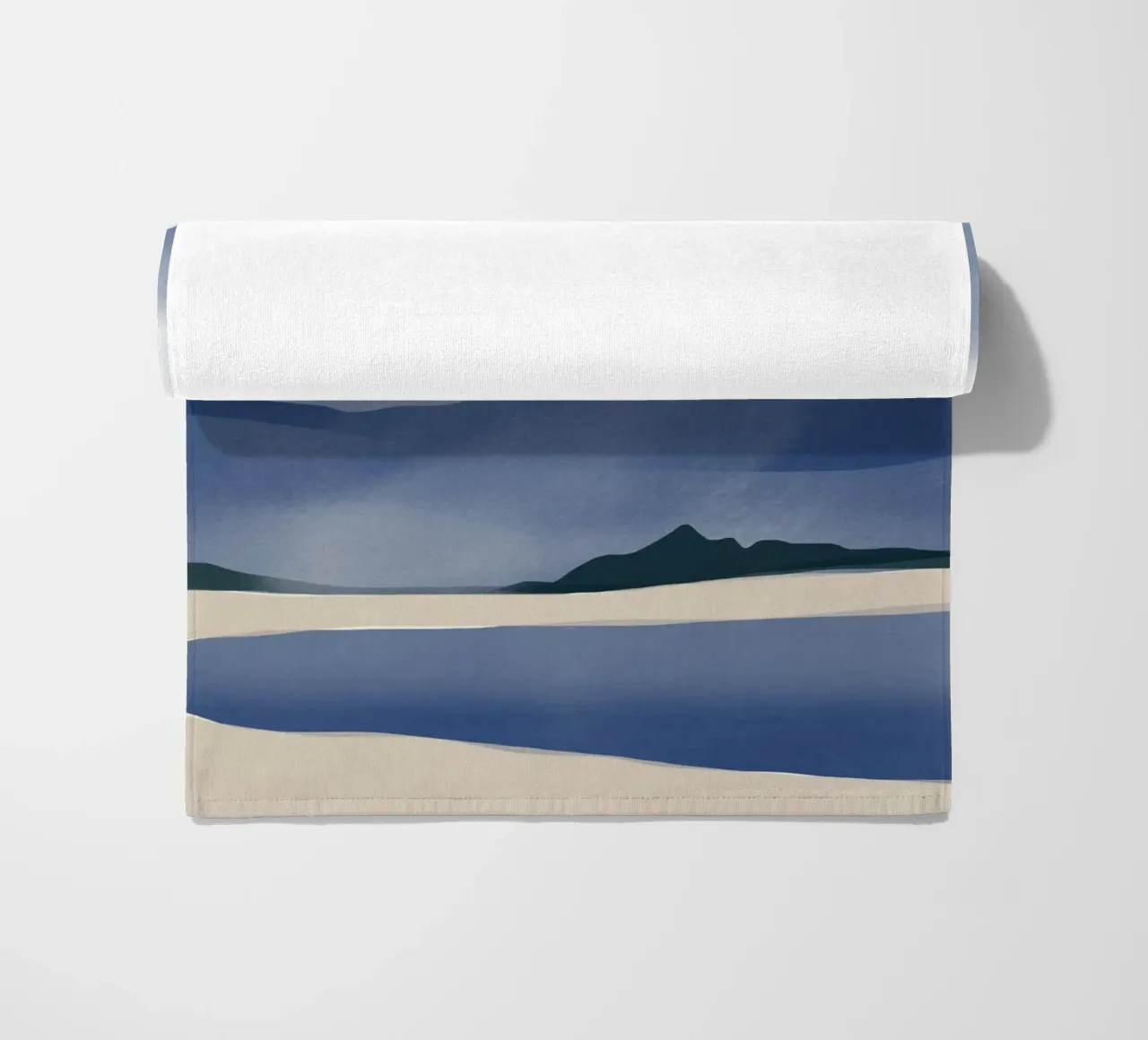 Vast cloudscape Strandtuch von Little Dean