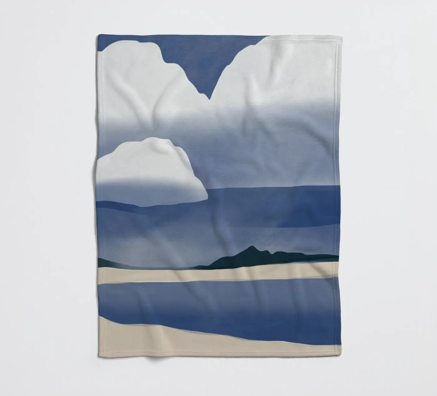 Weite Wolkenlandschaft Fleecedecke von Little Dean