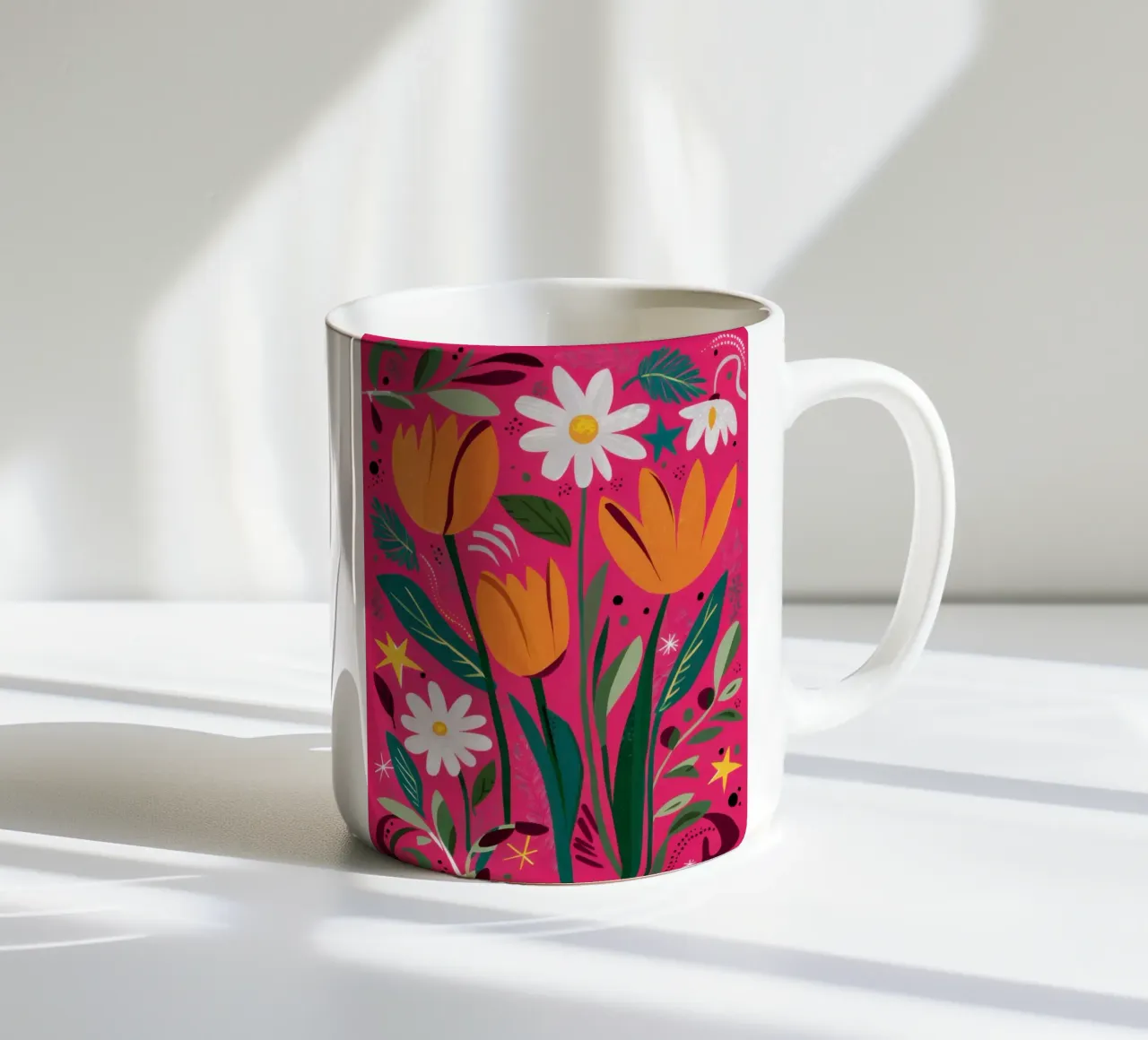 Tulipani e margherite in sosta tazza in ceramica da Sentinel Glow