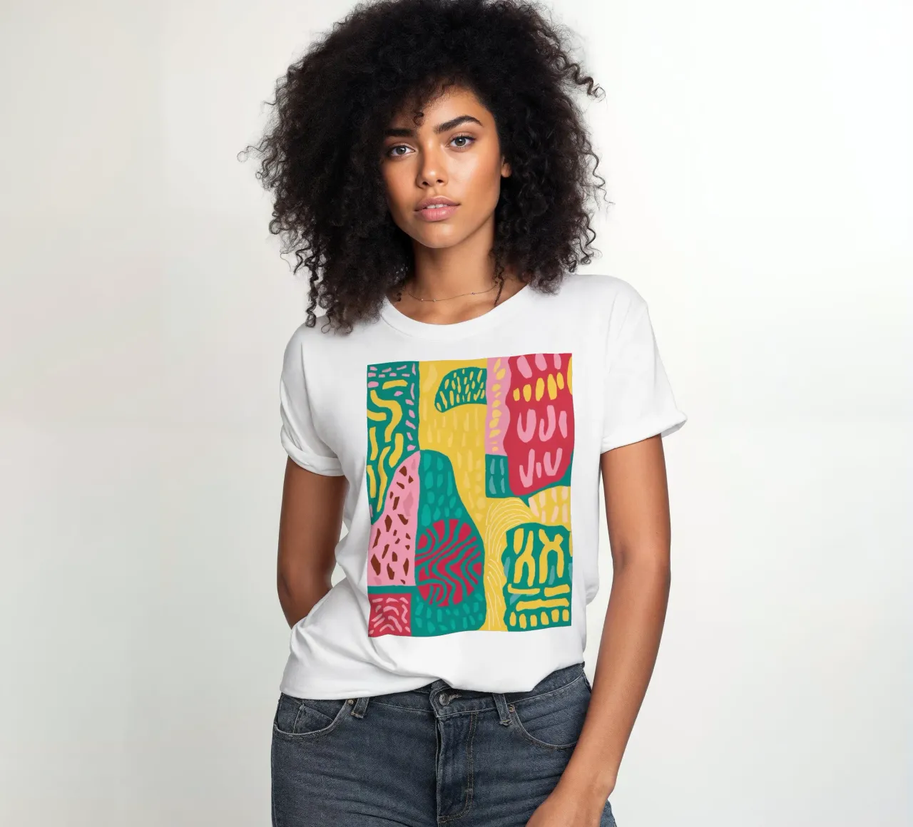 Vibrant Pattern Patchwork dames t-shirt getailleerd van Sentinel Glow