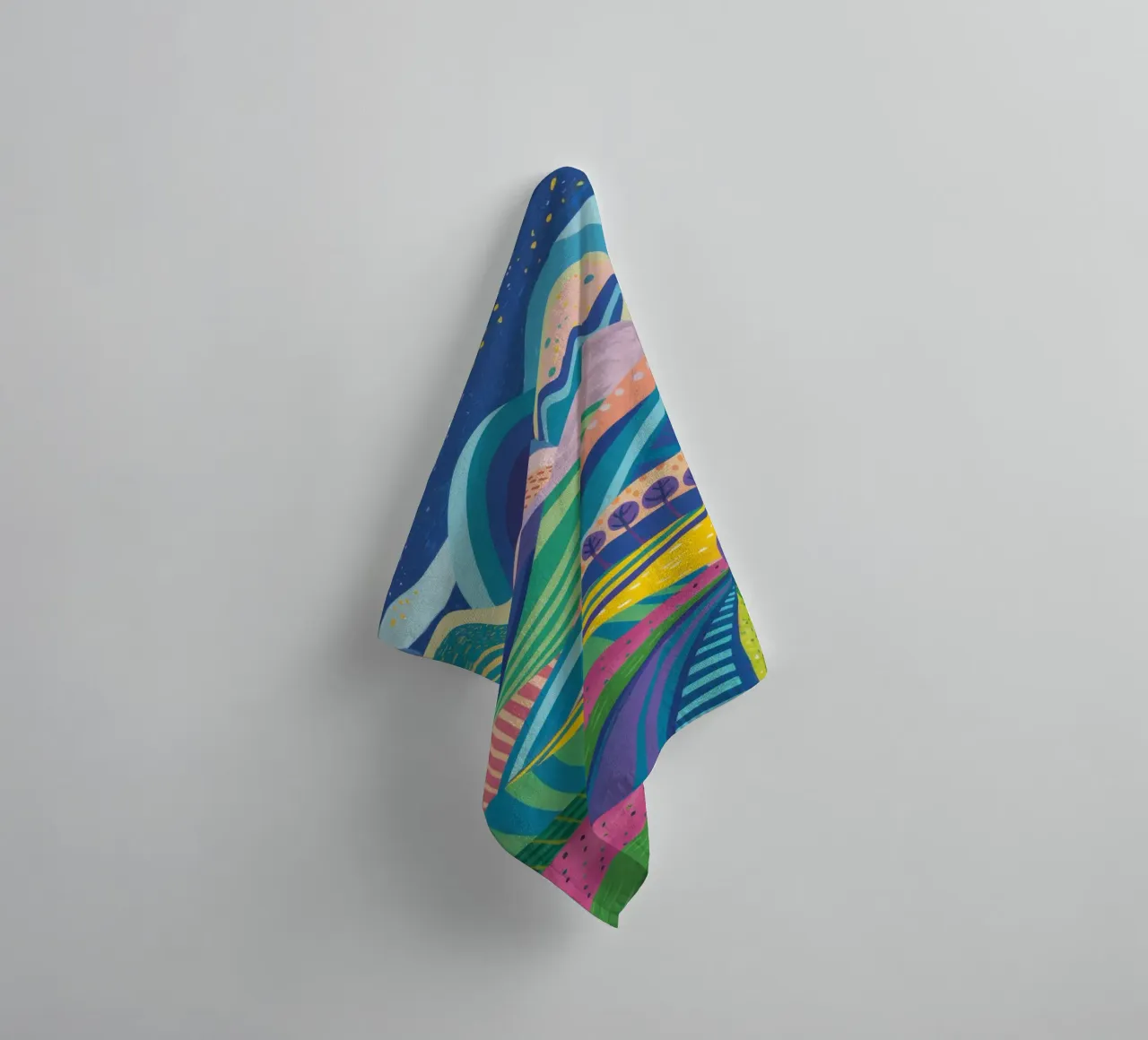 Psychedelisch heuvellandschap badhanddoek van Lune Dreams