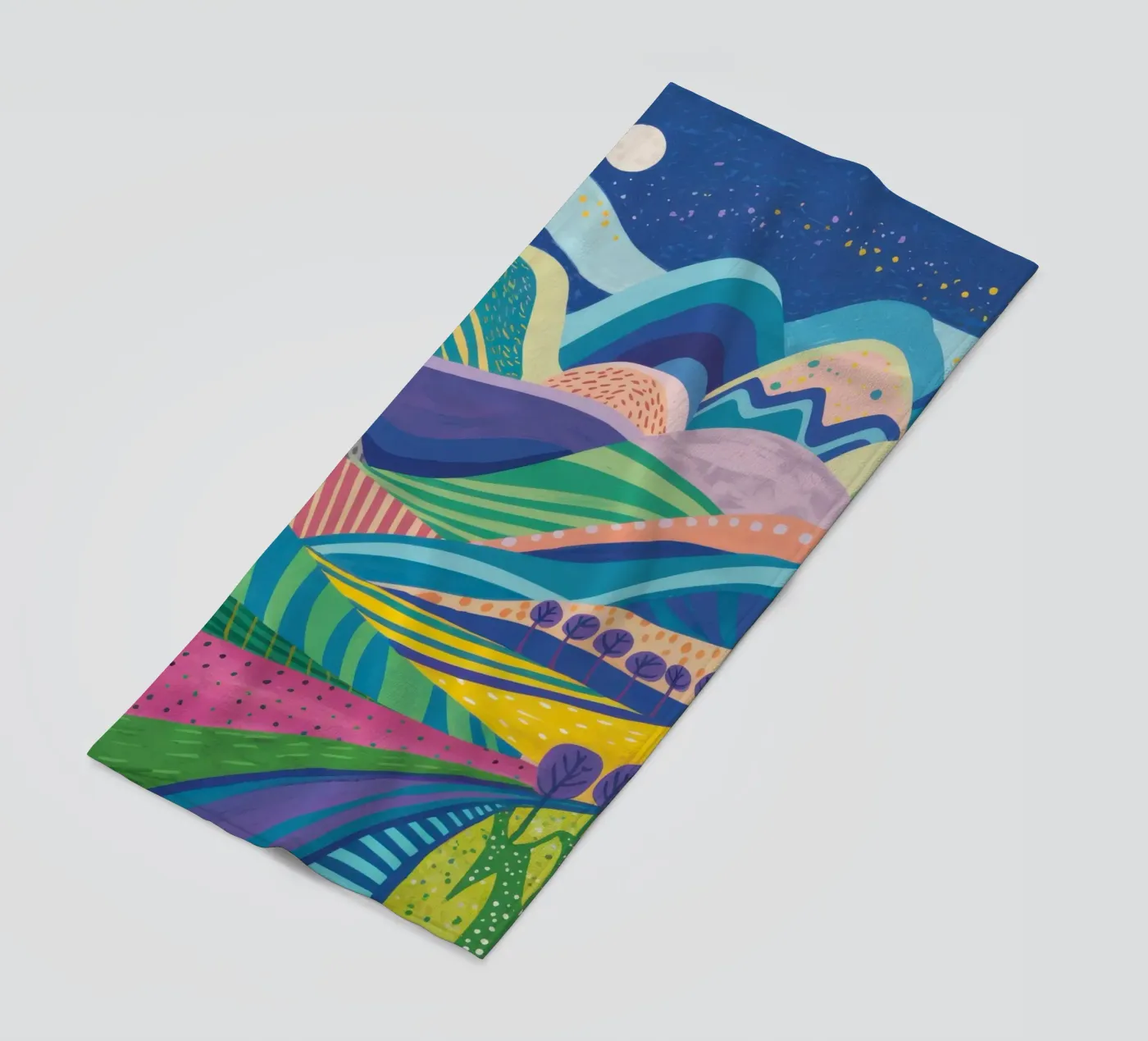 Psychedelisch heuvellandschap strandhanddoek van Lune Dreams