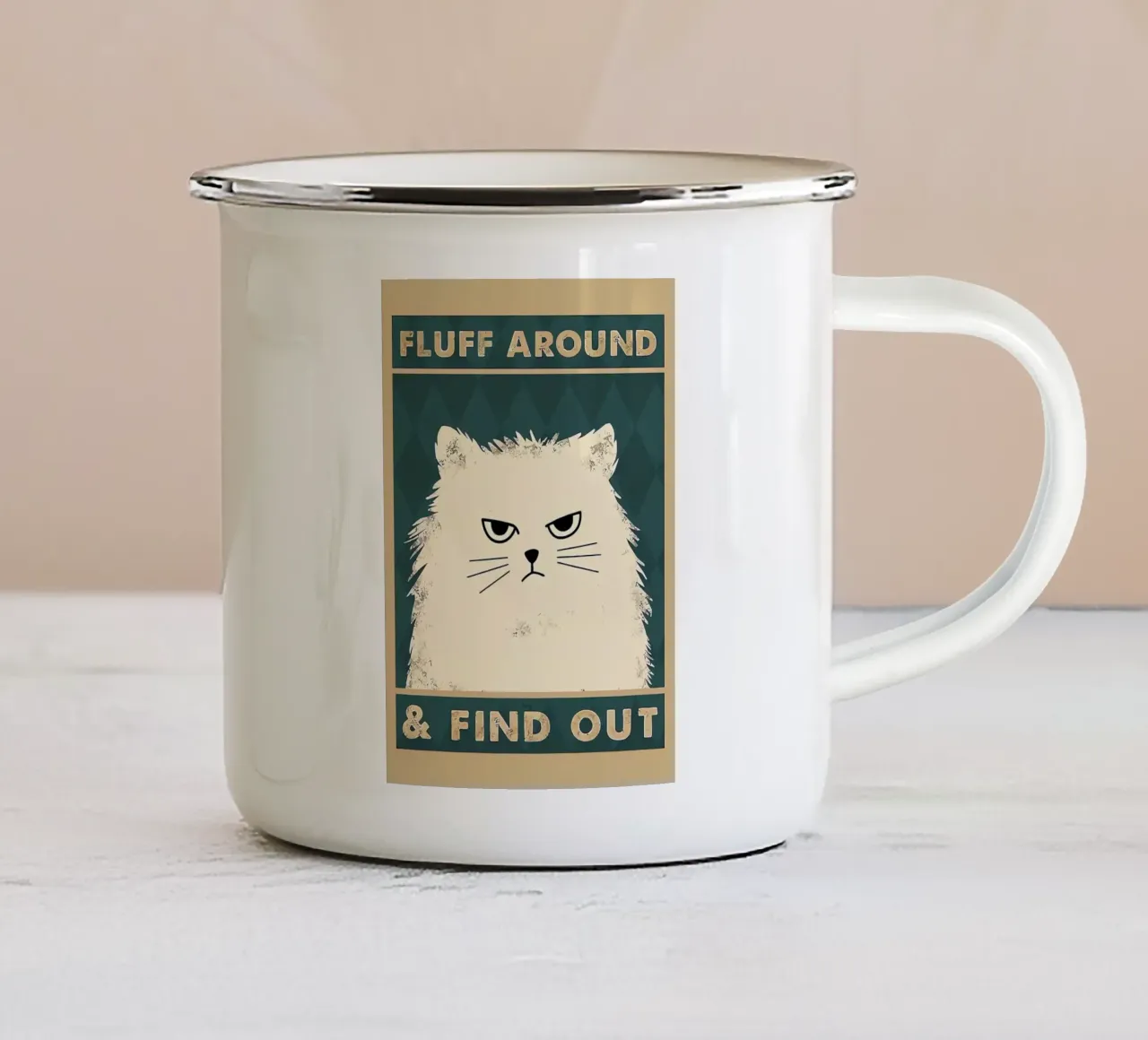 Gatto birichino tazza in smalto da Arjun