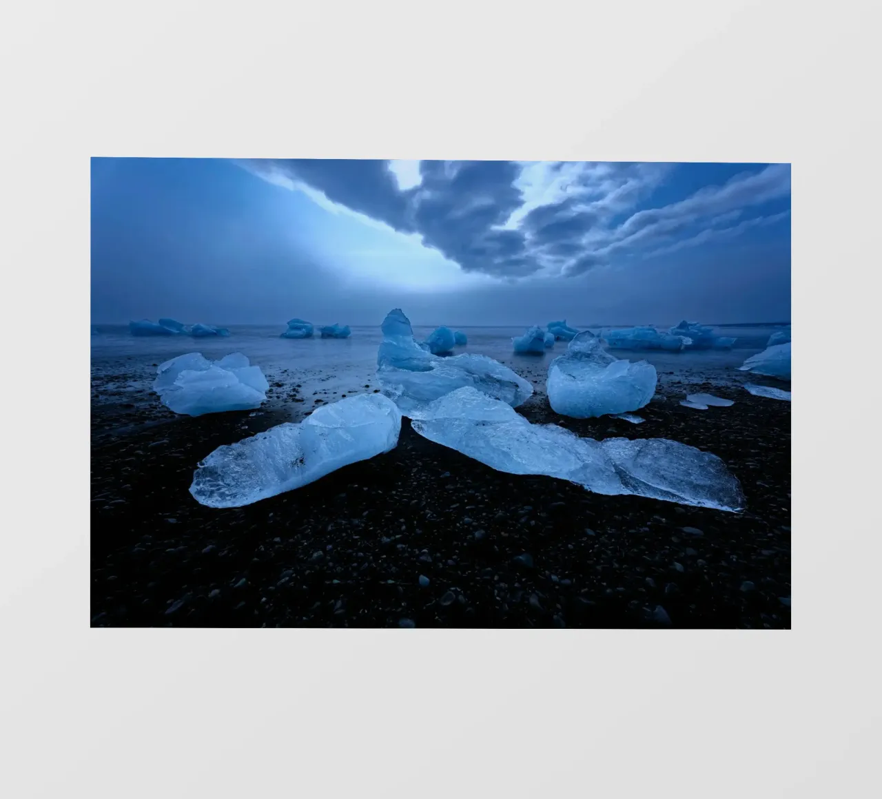 iceberg oceano pellicola backlit da Earthly Visions