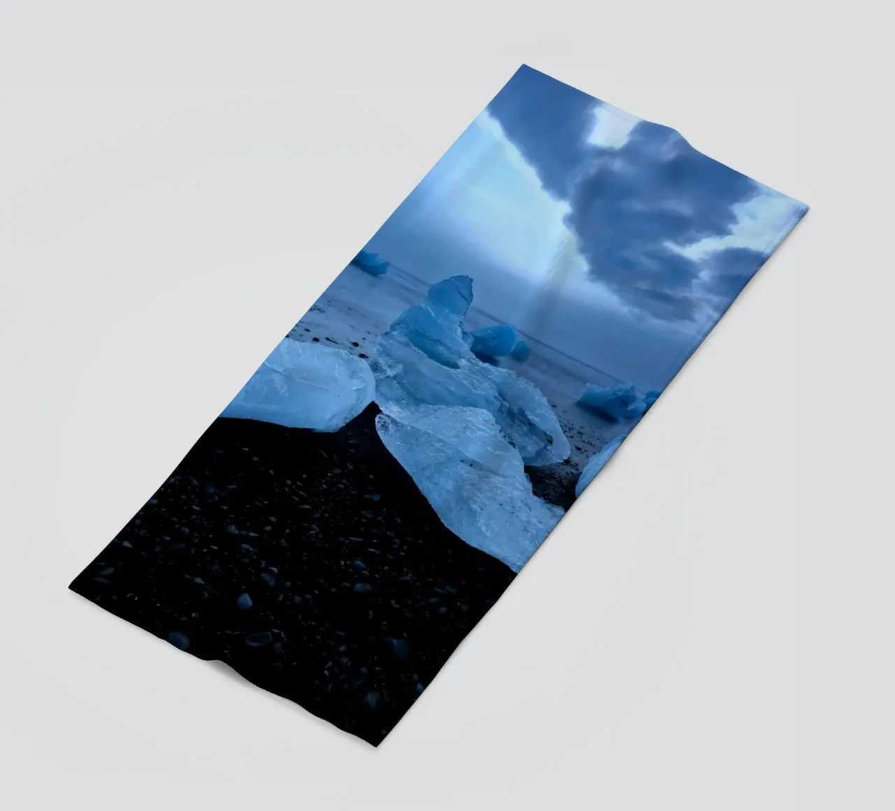 iceberg oceano telo mare da Earthly Visions