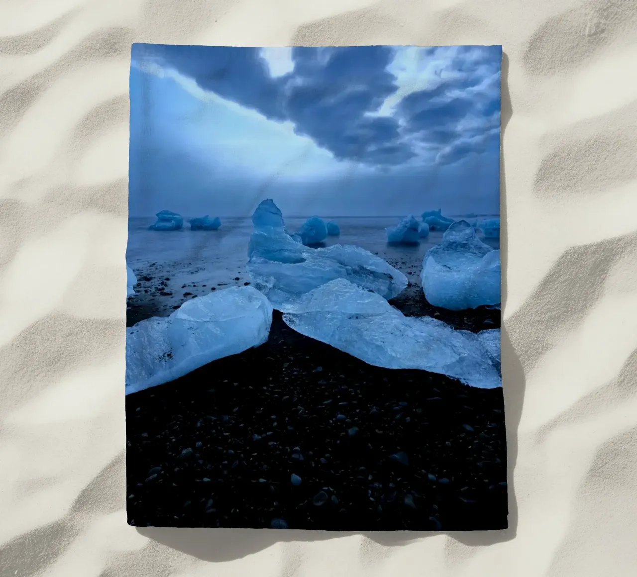 iceberg oceano telo mare da Earthly Visions
