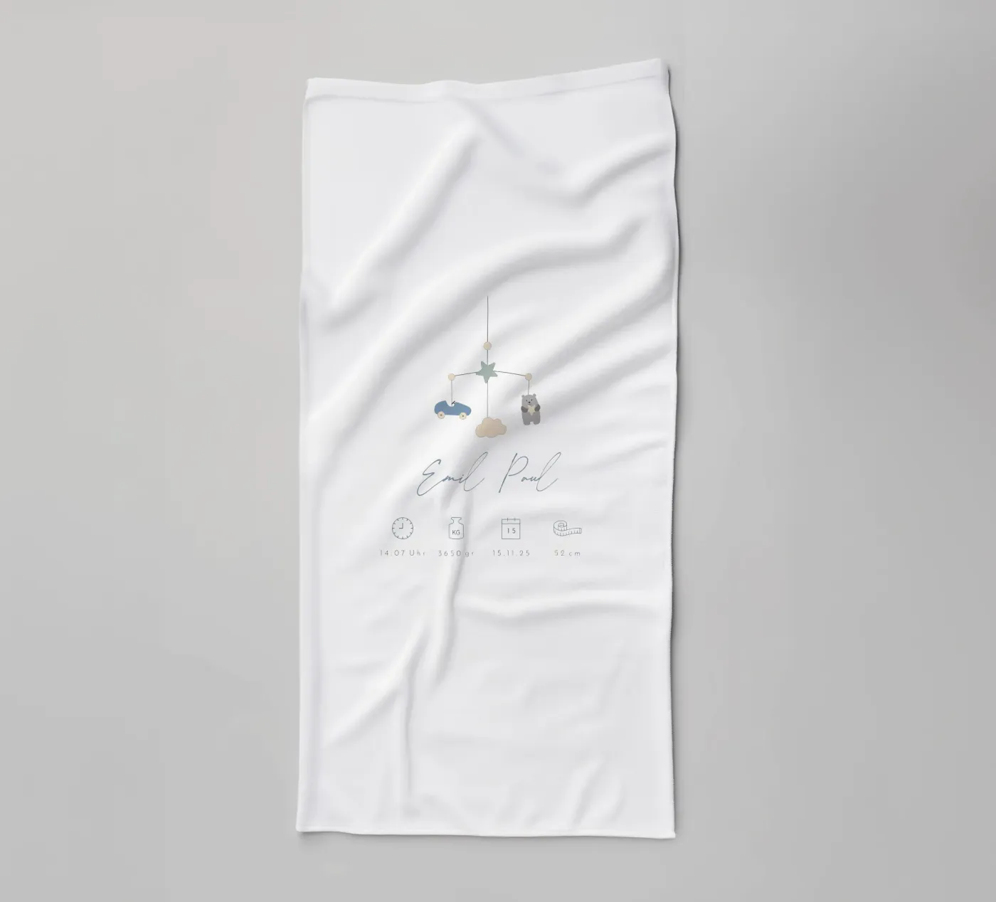 Traumtiere towel by Kartenliebe