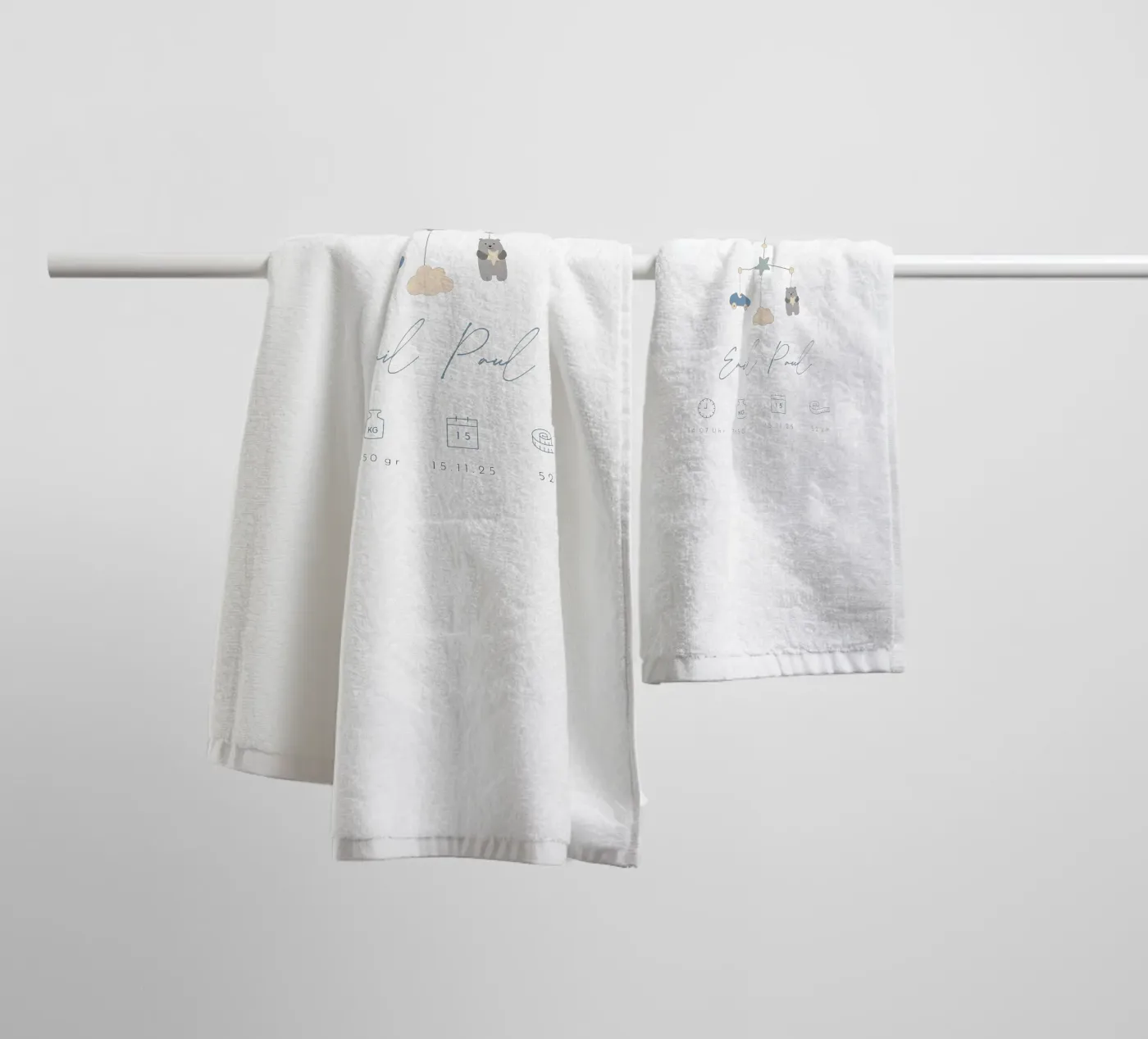 Traumtiere towel by Kartenliebe