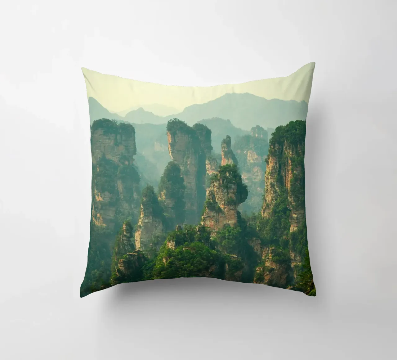 montagne imponenti cime calcaree cuscino da Earthly Visions