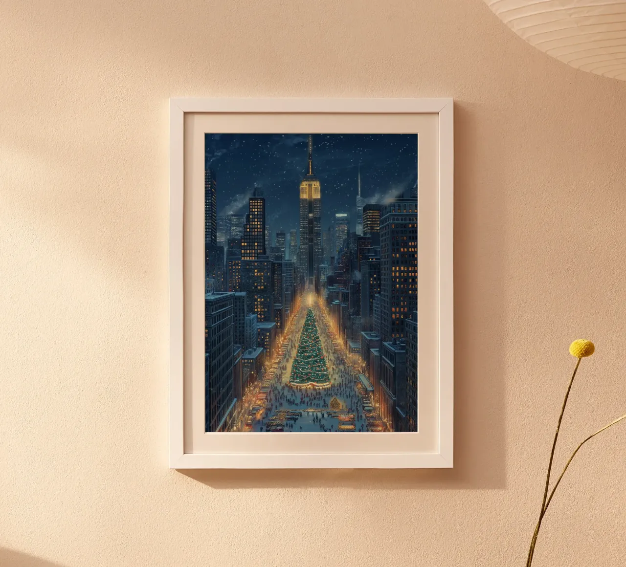 NYC Weihnachtsbaum: Empire State & Festliche Straßenszenen Kunst Poster mit Holzrahmen von ClubArt